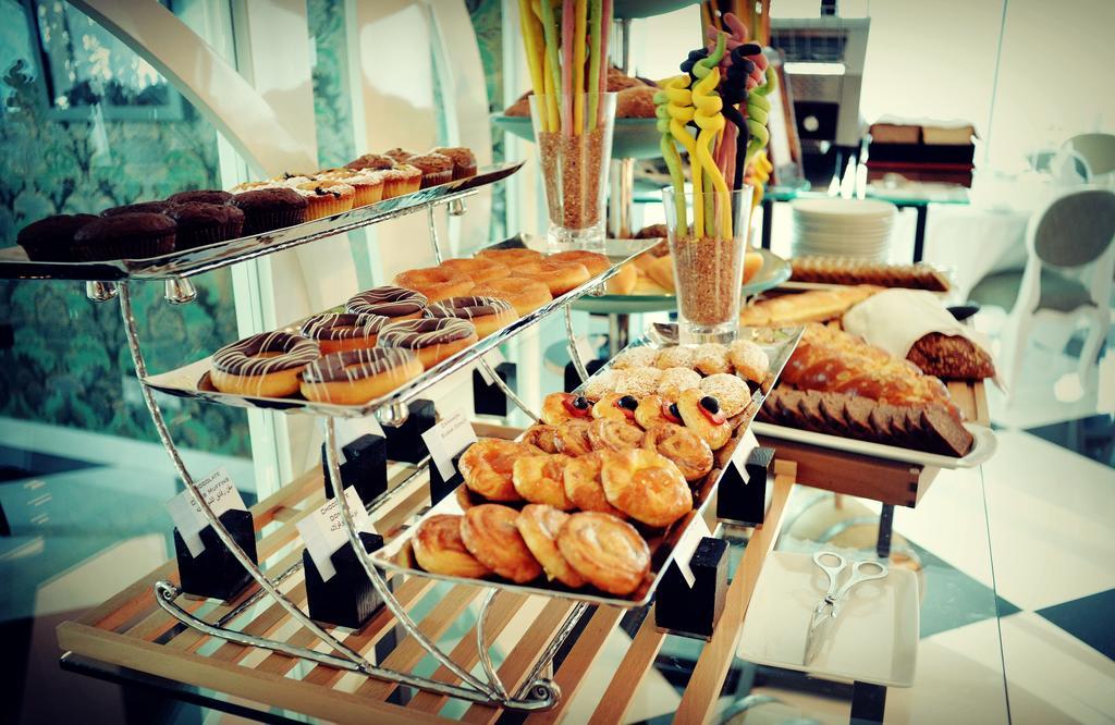 The Domain Bahrain Hotel And Spa - Adults Friendly 16 Years Plus Manama Eksteriør billede A buffet of pastries