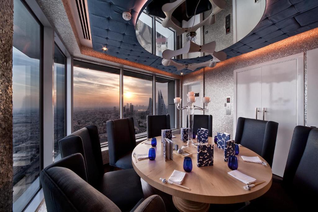 The Domain Bahrain Hotel And Spa - Adults Friendly 16 Years Plus Manama Eksteriør billede The boardroom at the top of the Shard